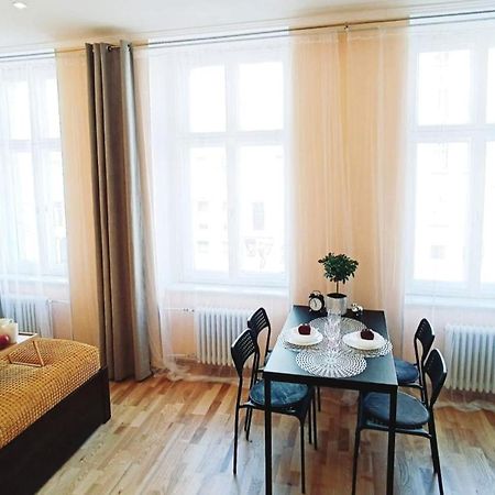 Centrally Located Studio Apartment Riga Kültér fotó