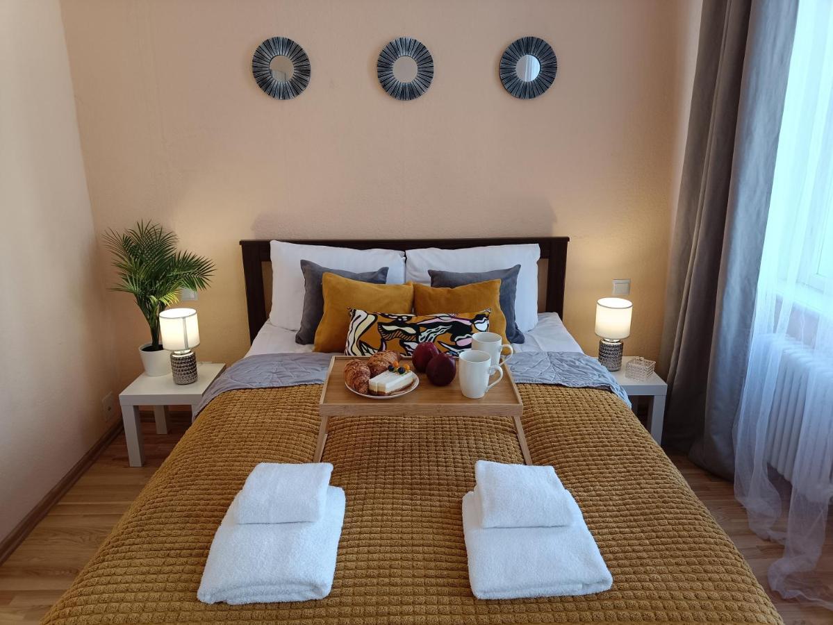 Centrally Located Studio Apartment Riga Kültér fotó