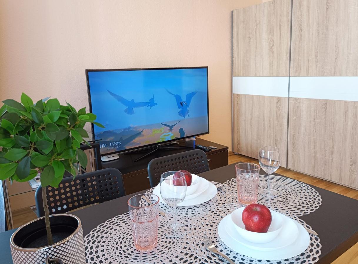 Centrally Located Studio Apartment Riga Kültér fotó